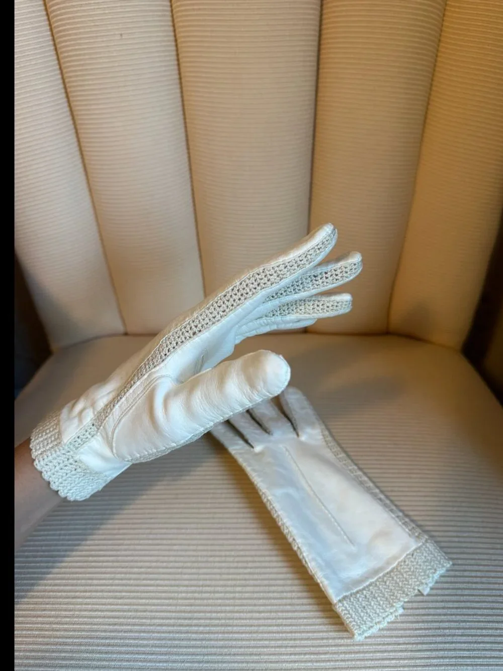 Made in Italy White Leather & Crochet Driving Gloves - Size 7